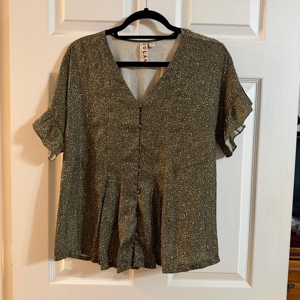 Dolan Anthropologie Olive Green Flutter Sleeve Button Front Blouse Size M